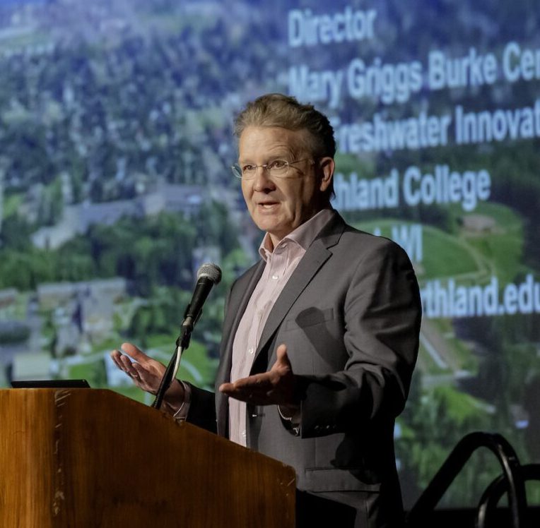 Conference-Presenter