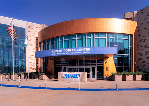 albert-robles-center-entrance