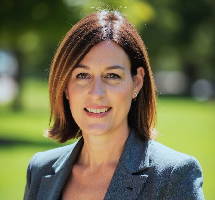 cynthia-lane-exec-comm