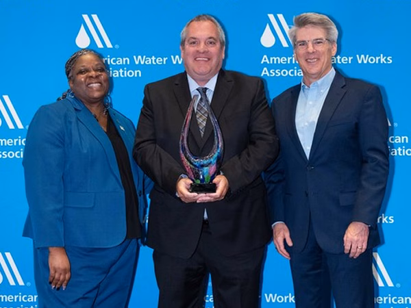 fuller-award-john-richmond