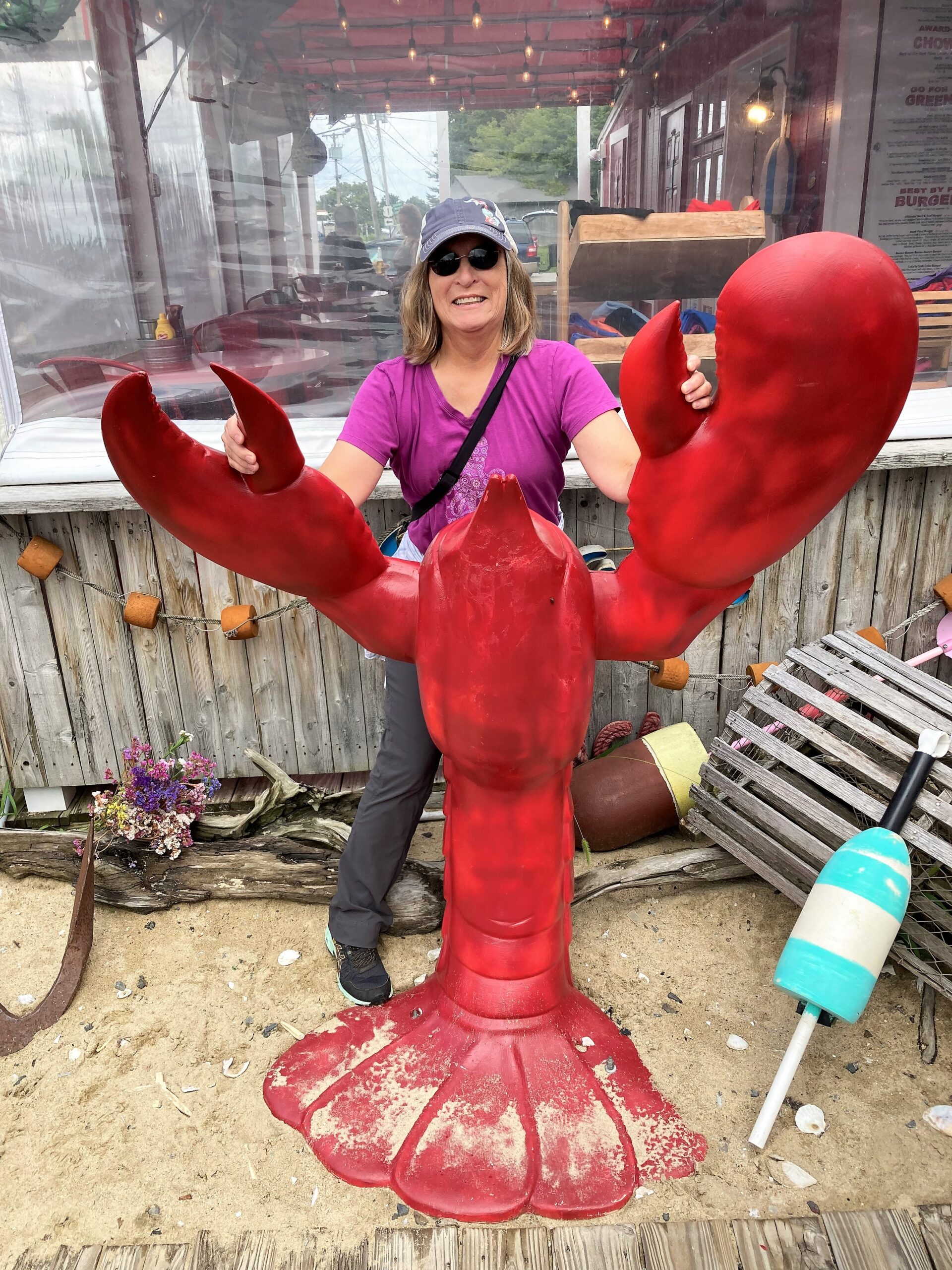 Skadsen in Maine with lobster statue
