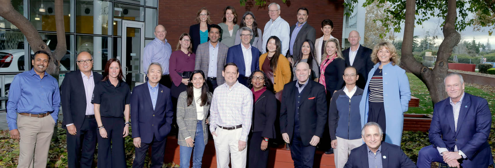 technology-group-picture